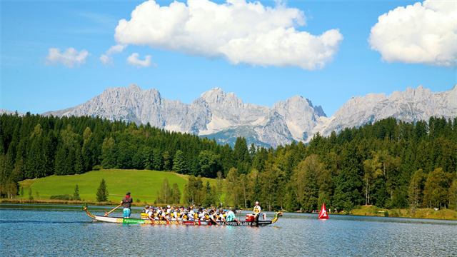 Drachenbootrennen am Schwarzsee